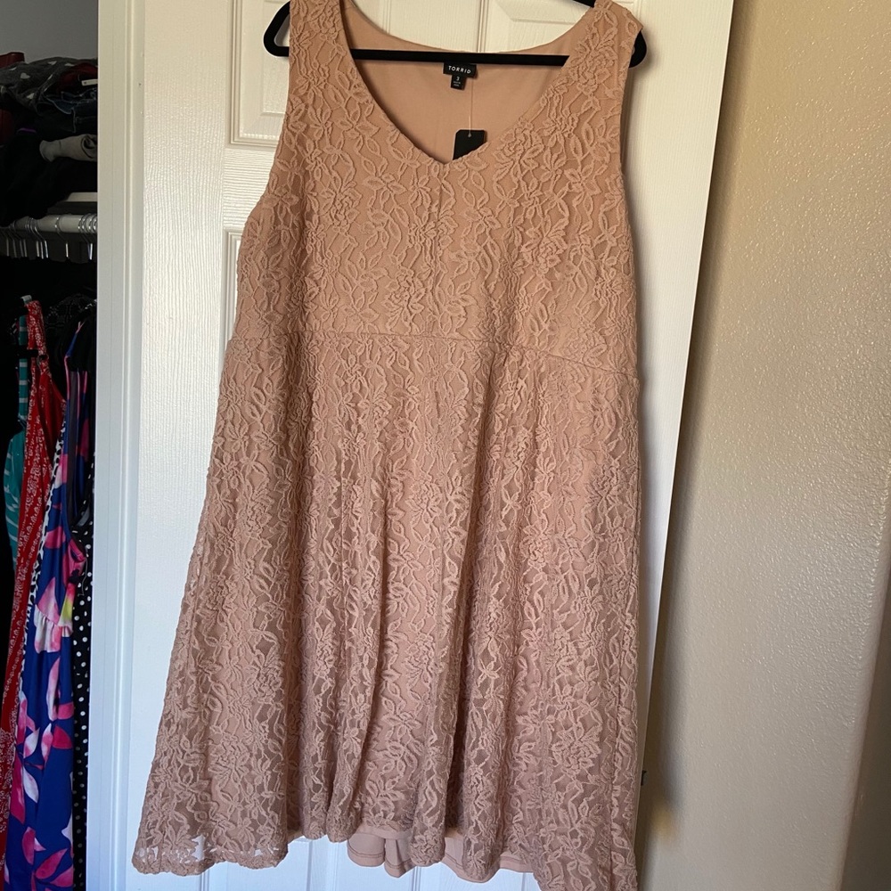 Torrid 3x (22-24) blush pink lace sleeveless dress
